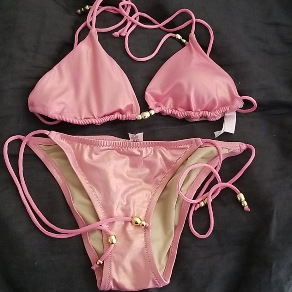 VS bikini